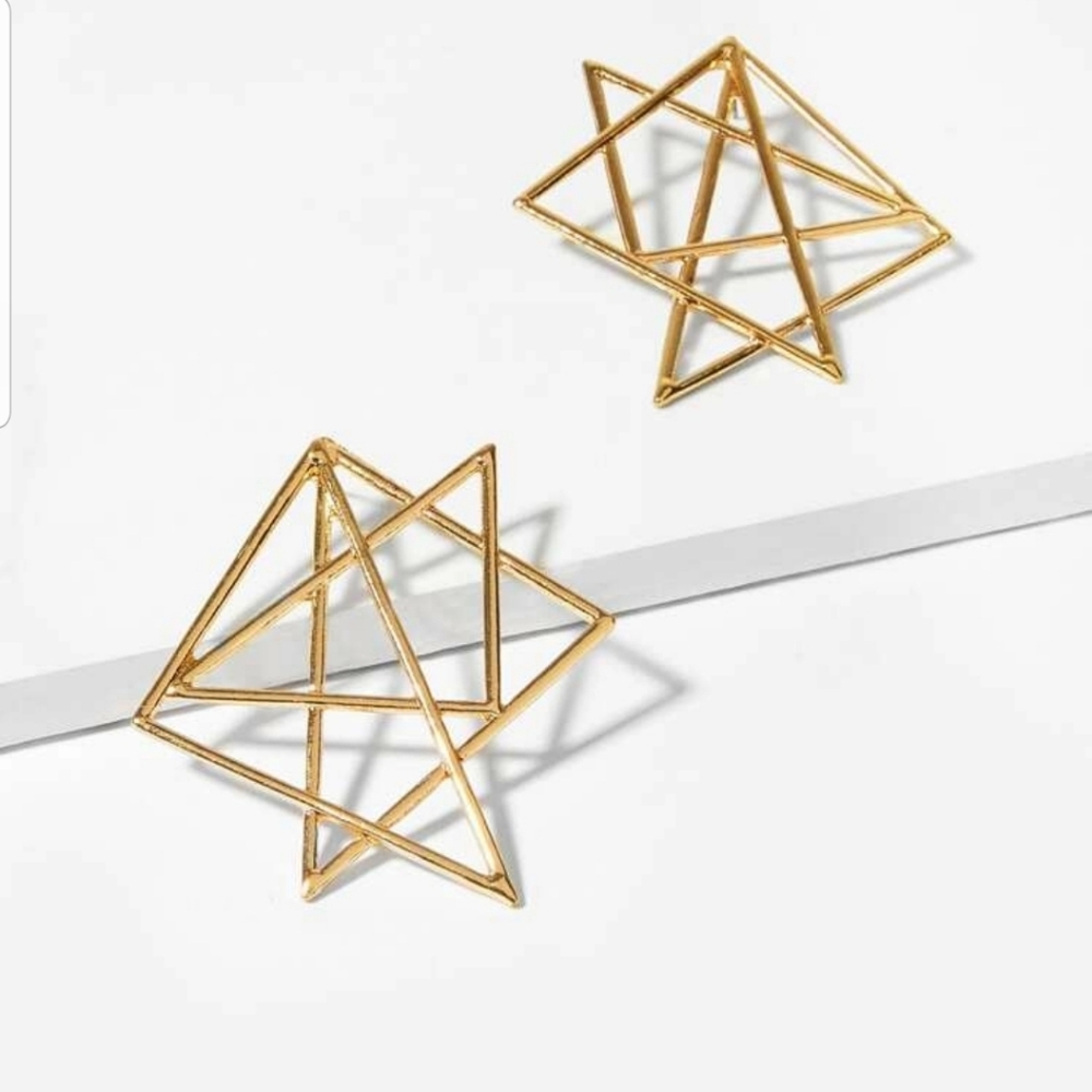 XValeriexx Gold Geometric Earrings - Picture 4 of 5